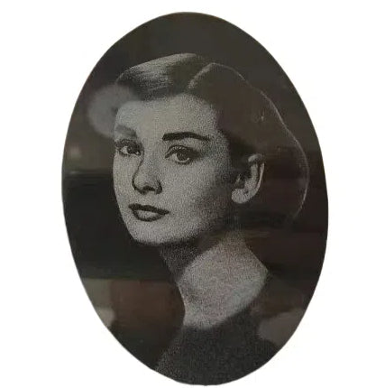 Custom Stone Shadow Portrait – Hand-Pointed Eternal Memories on Black Slate