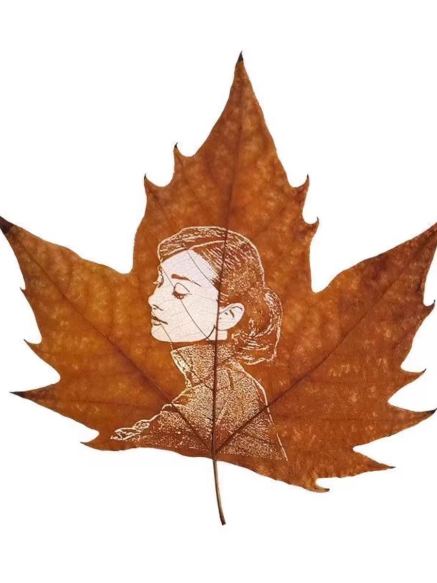 Custom Laser Leaf Portrait – Nature’s Canvas for Your Memories