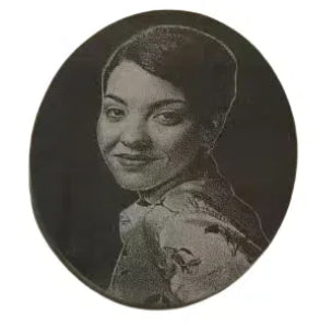 Custom Stone Shadow Portrait – Hand-Pointed Eternal Memories on Black Slate