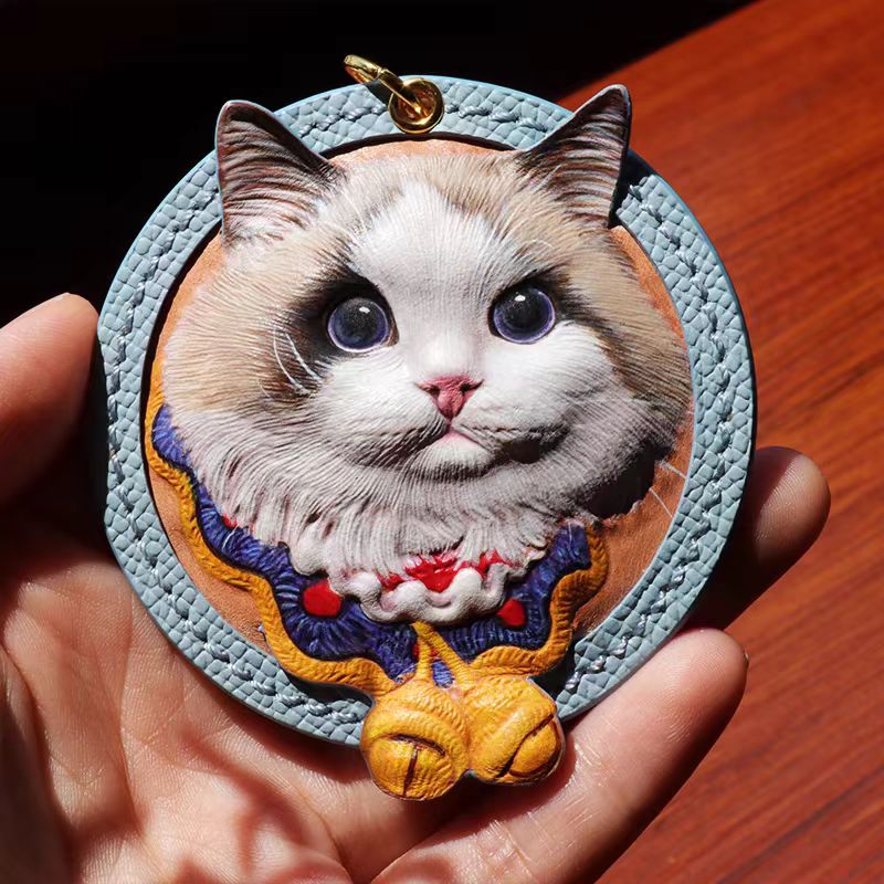 Custom Pet Leather Keychain – Hand-Carved Portrait of Your Furry Friend